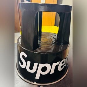 SUPREME WEDO STEP STOOL